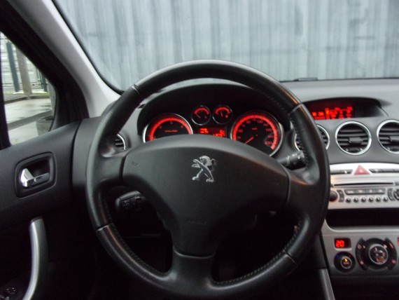 PEUGEOT 308 308 1.6 HDi-008.jpg